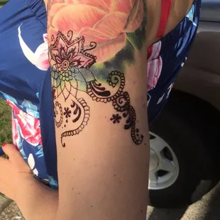 Henna artist here is spectacularly talented!!