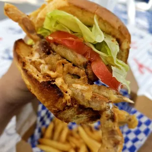 Soft Shell Crab Sandwich w/fries