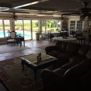 Lounge / breakfast / kitchen area - beautiful!