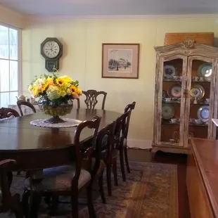 Dining room off to side