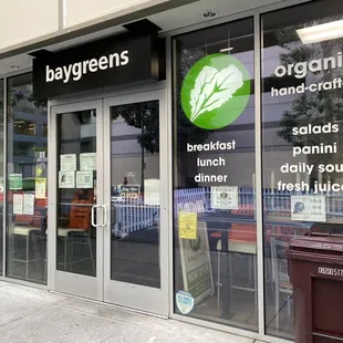 the front of a grocery store