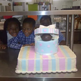 'Goodbye tummy, hello mummy': my friend's baby shower cake (pink &amp; blue, boy or girl?)