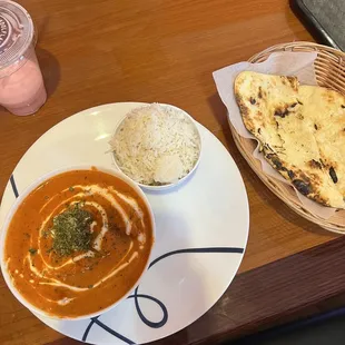 Chicken tikka masala with butter naan