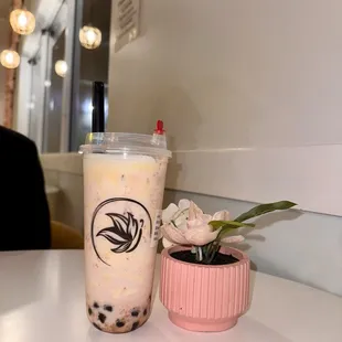 Strawberry crumble boba milk