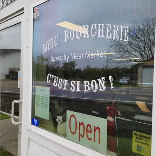 the front window of a restaurant