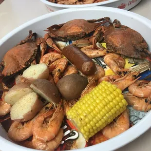 3 crabs and half pound of shrimp. Very tasty and reasonably priced.