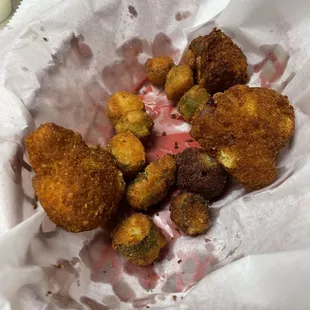 Fried vegetables as an appetizer.   Wry good.