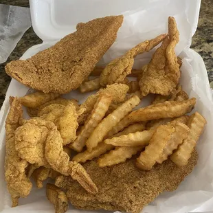 Bayou Combo Basket #5 (2 fried fish and 6 fried shrimp)