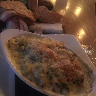 Spinach & Artichoke Mac & Cheese