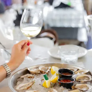 Oysters and white wine