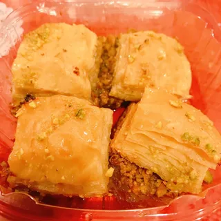 Baklava (4 pieces)