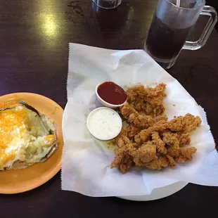 food, chicken wings and fried chicken