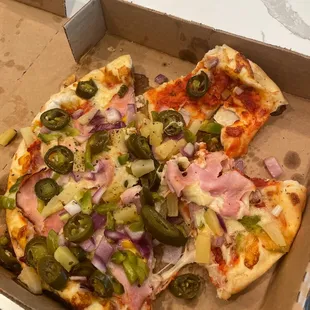 I asked for a pineapple pizza and this is what I got....wtf