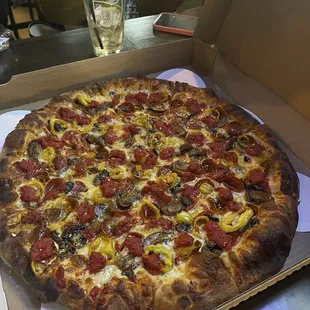 Large Za pepperoni, banana peppers, and mushroom!
