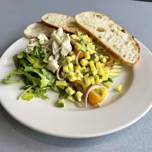 Crab and mango salad