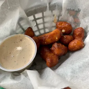 Garlic cheese curds