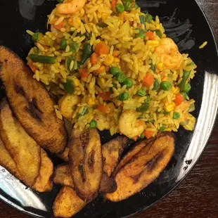 Fried rice with shrimp and plantain.