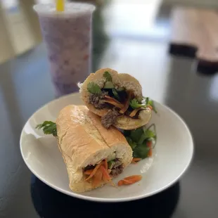 Bulgogi Bánh mì and taro smoothie