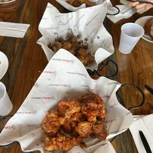 chicken wings, fried chicken wings, poultry, bbq chicken, chicken, chicken wings and fried chicken, food, bbq wings, fried chicken