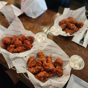 fried chicken wings, bbq wings, poultry, bbq chicken, chicken, fried chicken, food, chicken wings and fried chicken, chicken wings