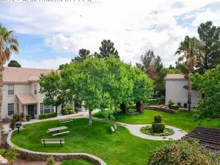 Lifestyles at Los Paseos Apartments