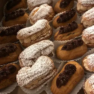 Praline and chocolate eclairs