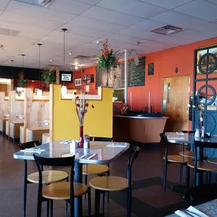 Cute family owned diner feel. Very comfy!!!
