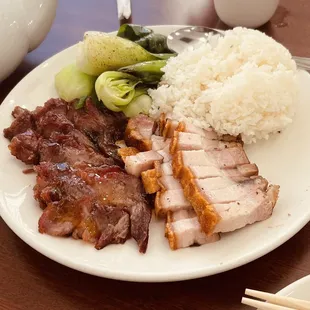 Roast pork and sliced pork belly