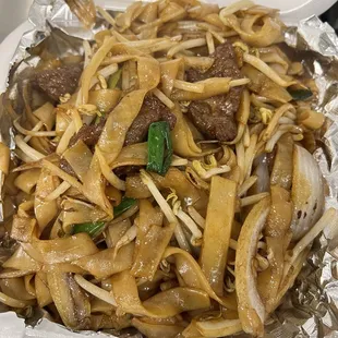 R1. Beef Chow Fun