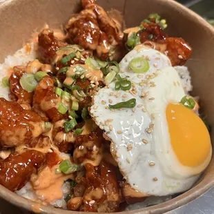 Spicy chicken mayo bowl with an egg