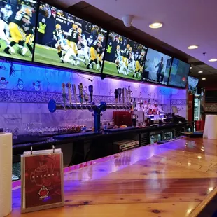 Very clean restaurant and bar, lots of sports on tv