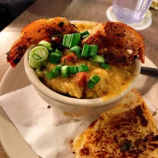 Mama B's Shrimp & Grits