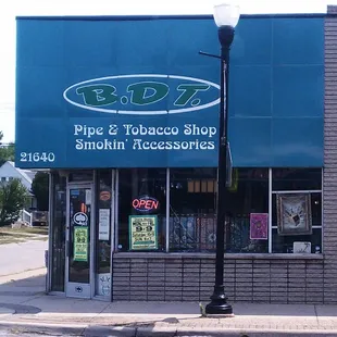 BDT Smoke Shop in Hazel Park, MI 8 1/2 &amp; John R.  BDT's is Michigan's legendary smoke shop.  Its been in business since 1973.
