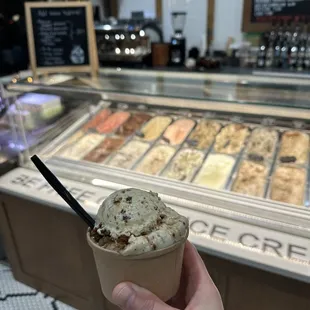 scoops point man pistachio