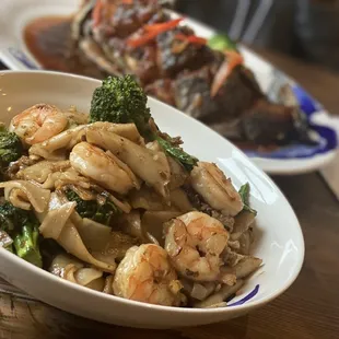 Shrimp Pad See Ew w/Chinese +American broccoli