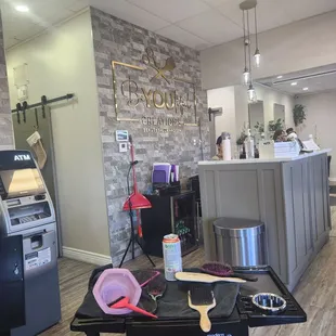 I'm getting my hair done in this friendly, clean, and amazing salon!