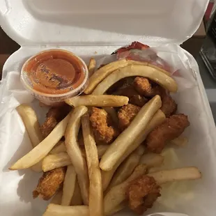 $13 supposedly Basket of Fried Calamari - the sauce wasn&apos;t even marinara