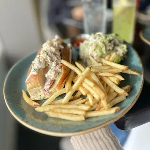 lobster &amp; shrimp roll