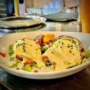 Crab and shrimp cake Benedict