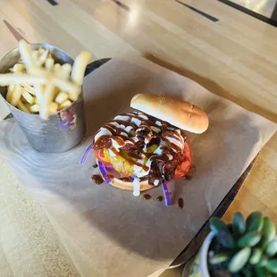 Bacon burger, fries
