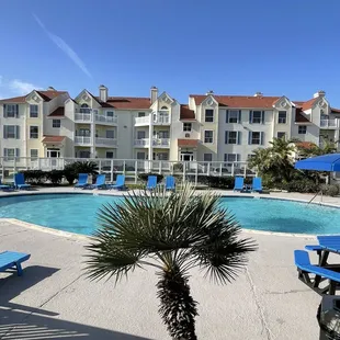 The Beach Club is really a kind of resort. It has the largest pool of all the rentals on Padre Island, a full gym, sauna, and hot tub.