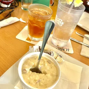 I I am from FL...but I was told by an old NorthEastern Chef years ago "Only trust a chowdah when the spoon stands up in it".