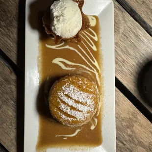 Caramelized Pineapple Butter Rum Cake