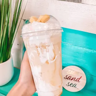 The Beach House
Complete meal replacement
24g protein
Less than 240 calories
High in fiber
Low in fat
Low in sugar
No cholesterol