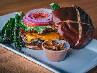 Red Oak Pub and Restaurant