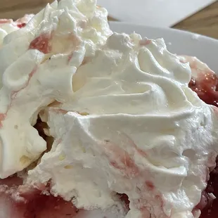 Artificial whipped topping ( not cream).  Greasy taste.