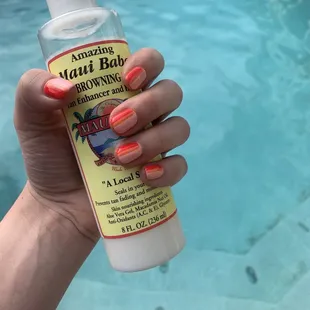 Gel mani with fun design for the beach!