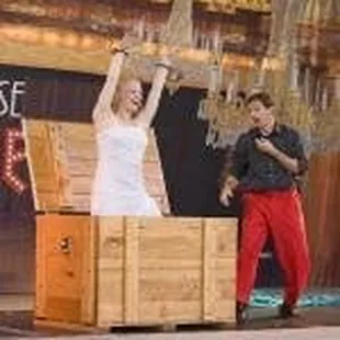 magic show, photo credit: www.beachstreetusa.com