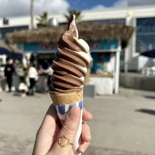 Kids cone with chocolate/vanilla swirl