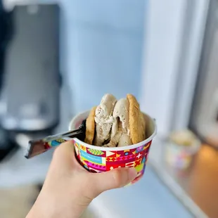 Ice cream sandwich (with coffee ice cream)